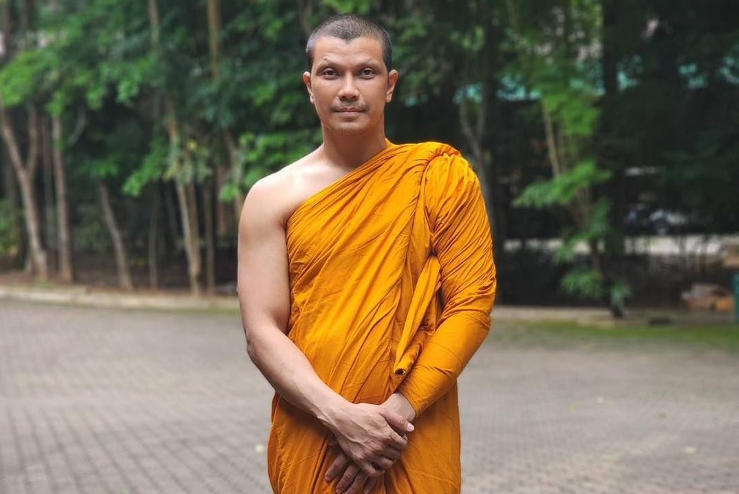 "หลวงพี่หนุ่มกะลา" สึกวันนี้ เตรียมขึ้นศาลอังคารหน้า คดีฟ้อง "จูน เพ็ญชุลี" ฐานยักยอกทรัพย์บริษัท