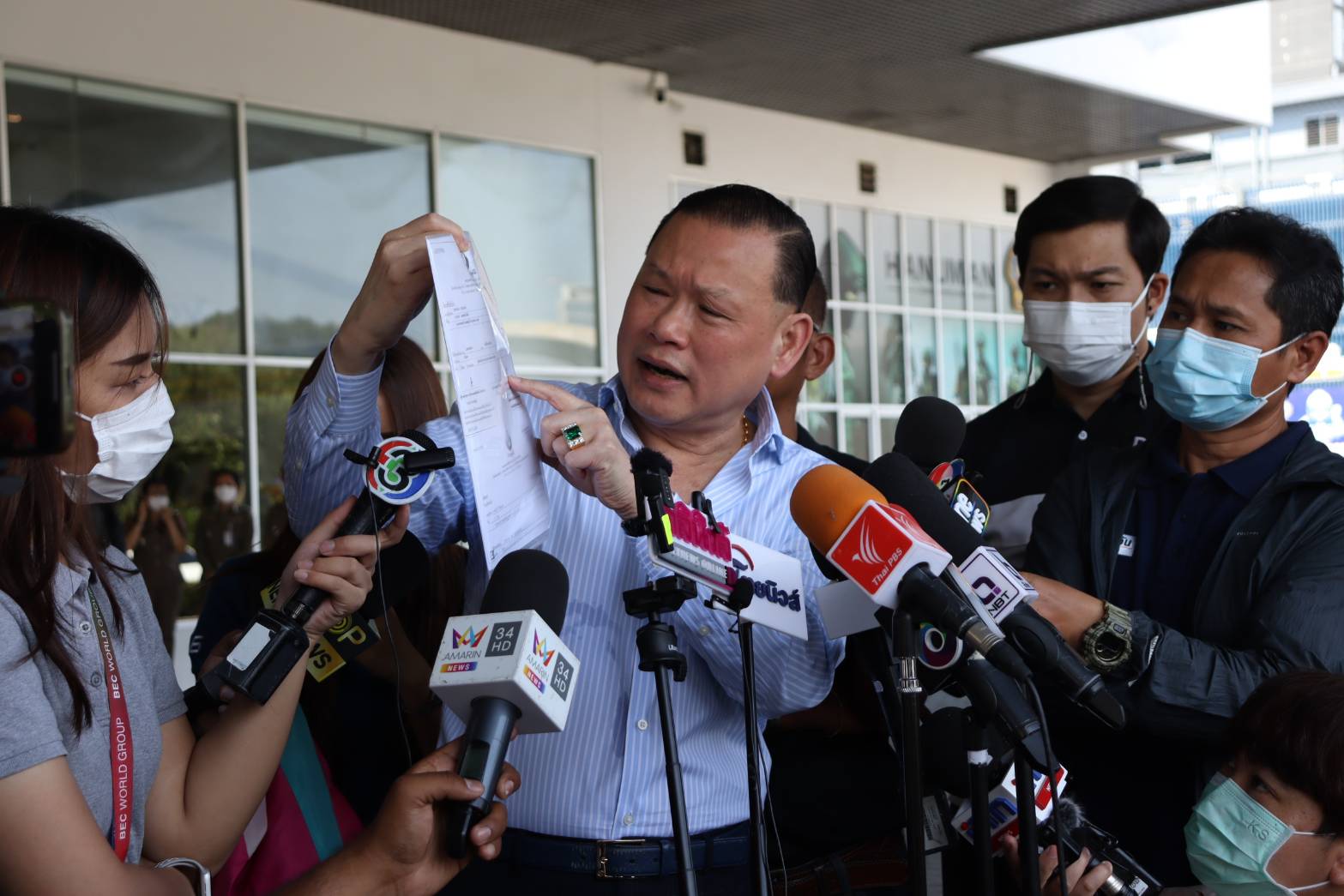 'สันธนะ' ​โผล่ยัน​ เงิน 6​ ล้าน ไม่ใช่ข​องสารวัตรซัว​ แต่เป็นนายทุนอ่างรายใหม่ มอบให้เป็นใบเบิกทาง พร้อมท้า 'ชูวิทย์' ​วางเดิมพัน 100 ล้าน หากแพ้คดี