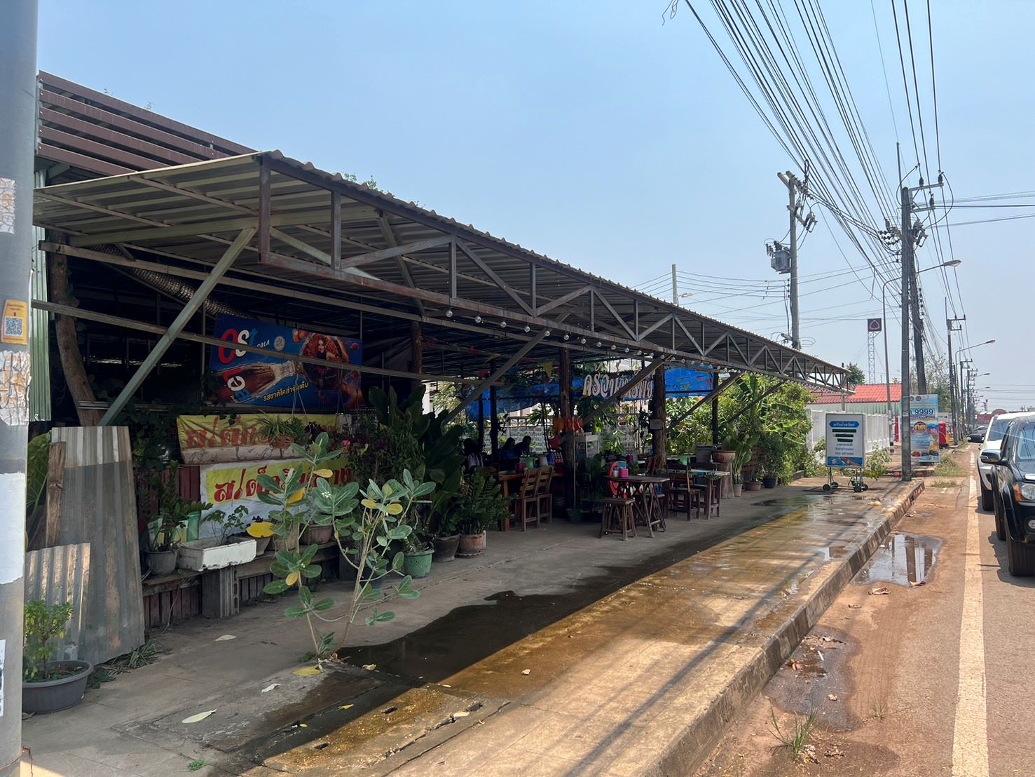 ไอเดียเจ๋ง!! ร้านอาหารเมืองนครพนมติดสปริงเกอร์ฉีดน้ำคลายร้อนหลังคารับมือโลกร้อน