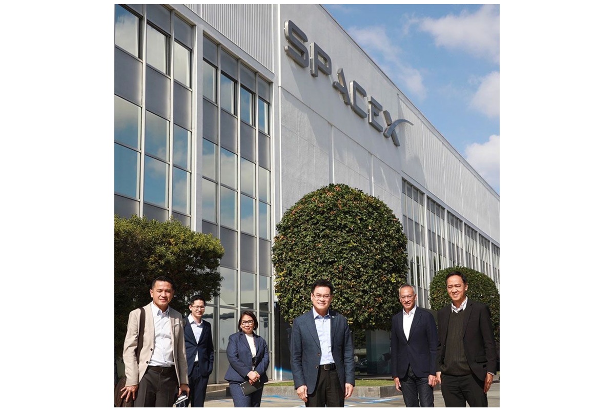 "จุรินทร์" บุกถิ่น "อีลอน มัสก์" เยี่ยมโรงงานผลิตจรวดและยานอวกาศ SpaceX สนใจลงทุนอินเทอร์เน็ตดาวเทียมในไทย