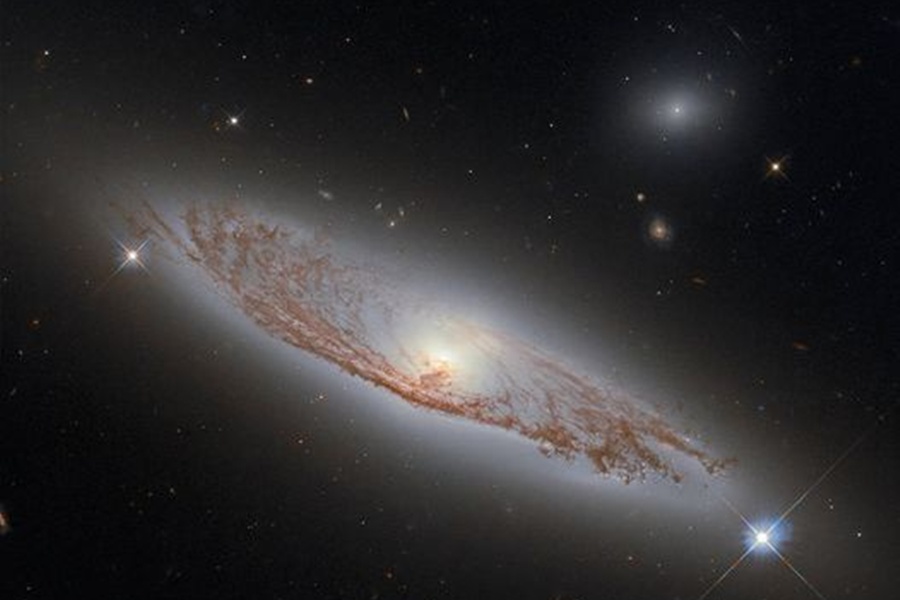 งดงามอลังการ! “กาแล็กซี NGC 5037”             มิน่า ใครๆ ถึงอยากไปจักรวาล 