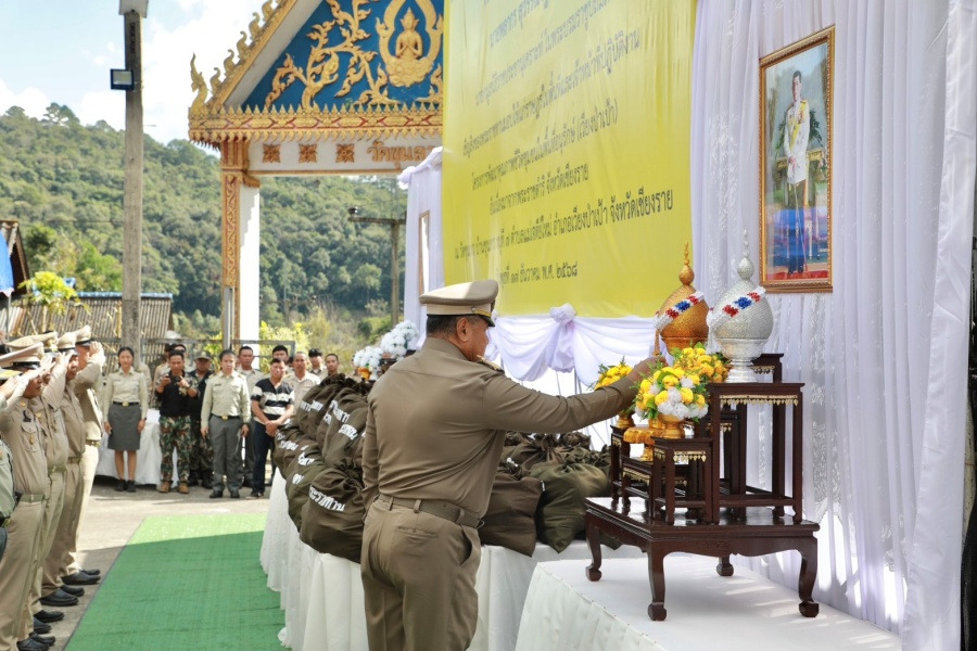 องคมนตรี เชิญถุงพระราชทานไปมอบแก่ราษฎรและเจ้าหน้าที่ผู้ปฏิบัติงาน พร้อมติดตามการดำเนินงานโครงการอันเนื่องมาจากพระราชดำริ ในพื้นที่เชียงราย