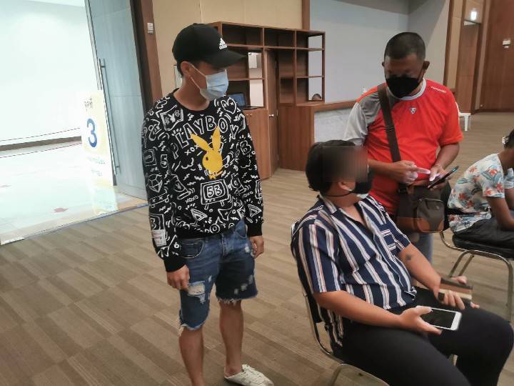 ปคม.จับไอ้โบ๊ท ผู้ต้องหาฉ้อโกงหมายจับเพียบ หลอกลวงขายของออนไลน์ ส่งน้ำอัดลมกระป๋องแทนไอโฟน 