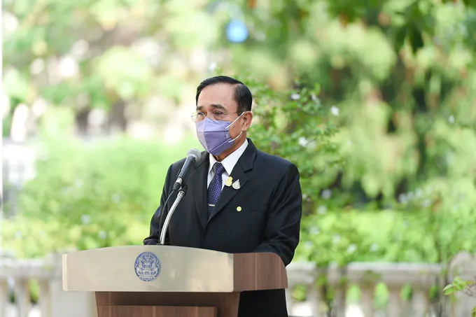 “บิ๊กตู่” เผยประชุม ศบค. พร้อมกำหนดโซนพื้นที่จังหวัด ชี้อาจต้องเสียสละกันบ้าง เตรียมขึ้นทะเบียนแรงงานต่างด้าวแบบชั่วคราว 