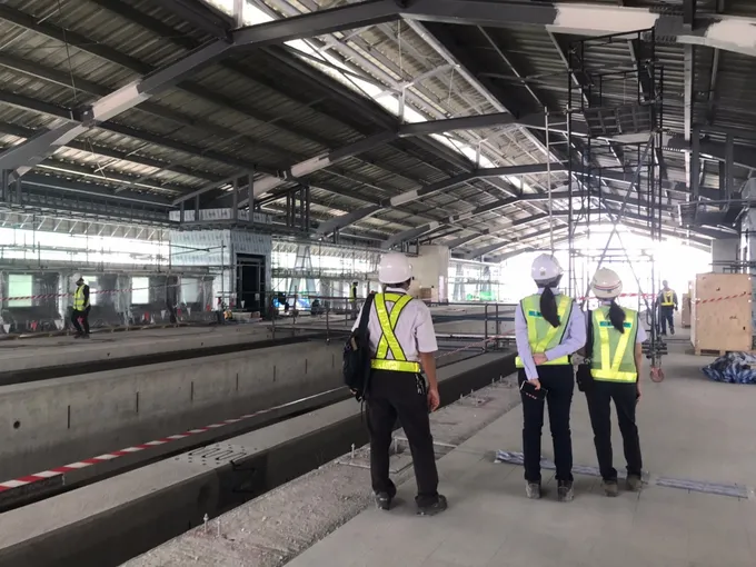 รฟม. ลงพื้นที่ตรวจงานก่อสร้าง "รถไฟฟ้าสายสีเหลือง" ช่วงลาดพร้าว - สำโรง