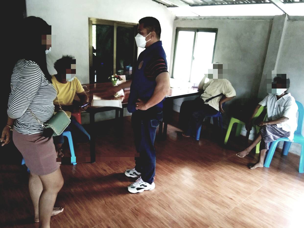 นายอำเภอพุนพิน จับ 7 ผู้ต้องหาลักลอบเล่นการพนัน ฝ่าฝืนมาตรการป้องกันโควิด-19