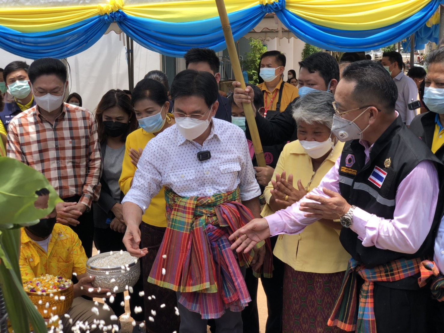 ‘จุรินทร์’ รองนายกฯ เยี่ยม ‘บ้านมั่นคง’ อุดรธานี-ขอนแก่น​ ตั้งเป้าแก้ปัญหาที่ดิน-ที่อยู่อาศัยคนจนทั่วประเทศ 1.3 ล้านหลังภายในปี 2579