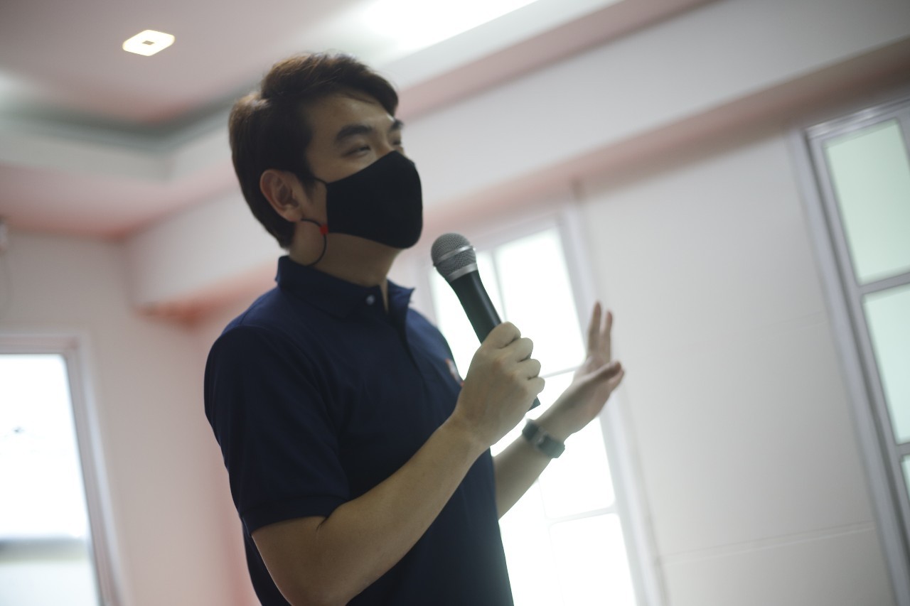  "ปิยบุตร" ลุยอุดรฯ โชว์ความนิยม "คณะก้าวหน้า" - มั่นใจ เลือกตั้ง อบต. 28 พ.ย.นี้ 