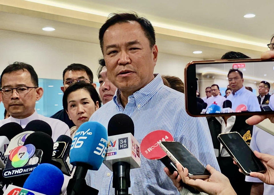 “อนุทิน” สั่งอย่าเกี่ยงกัน! ขสมก.-การรถไฟฯ ต้องร่วมรับผิดชอบเหยื่อรถไฟชนรถเมล์ เยียวยาเต็มที่ 