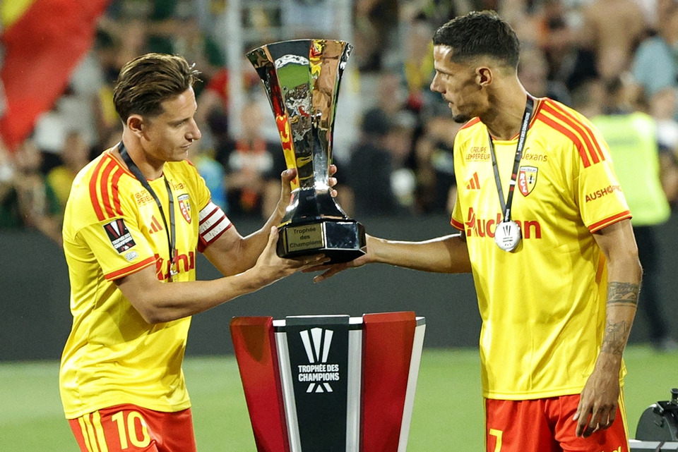 "ล็องส์" เชือดแชมป์ยุโรป! ชนะ "เปแอสเช" 1-0 คว้าโทรฟี่ เดอ แชมเปียนส์