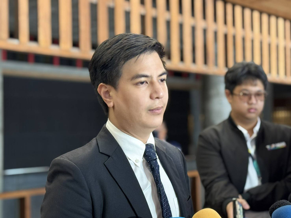 "ไอติม" ดักคอ "โสภณ" อย่าซ้ำรอยปัดตกคำร้องสอบ ป.ป.ช. ปมซุกหุ้น "ศักดิ์สยาม" จี้สภาฯ เร่งแก้ รธน. ตัดอำนาจดุลพินิจประธาน 