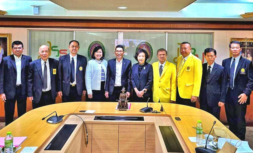 มรธ.จัดประชุมคณะกรรมการส่งเสริมกิจการฯ พร้อมร่วมแสดงความยินดีผู้ได้รับตำแหน่งสำคัญระดับวุฒิสภา