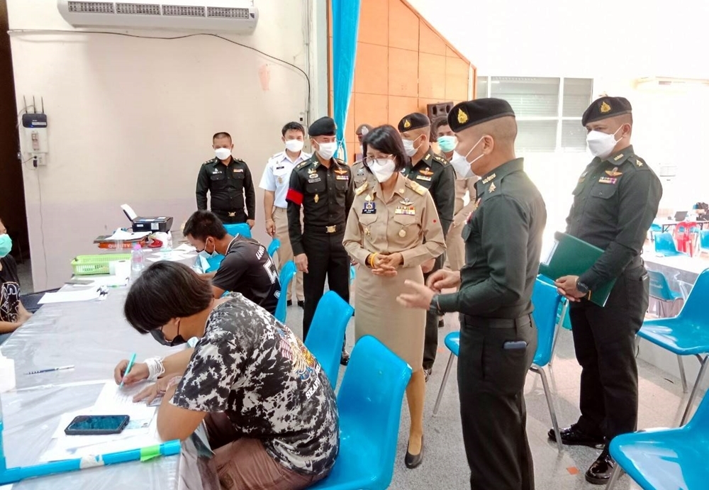 เสนาธิการมณฑลทหารบกที่ 27 ตรวจเยี่ยมการคัดเลือกทหารกองเกินเข้ารับราชการทหารที่ยโสธร
