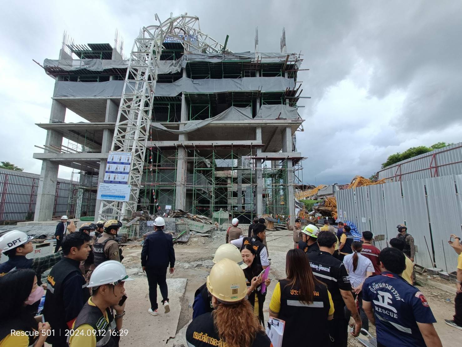 "พิพัฒน์" สั่งสำนักงานประกันสังคมมอบเงิน 1.2 ล้านบาท เยียวยาทายาทลูกจ้างกัมพูชาดับเหตุรถเครนก่อสร้างหักหล่นพื้นกลางเมืองนครสวรรค์