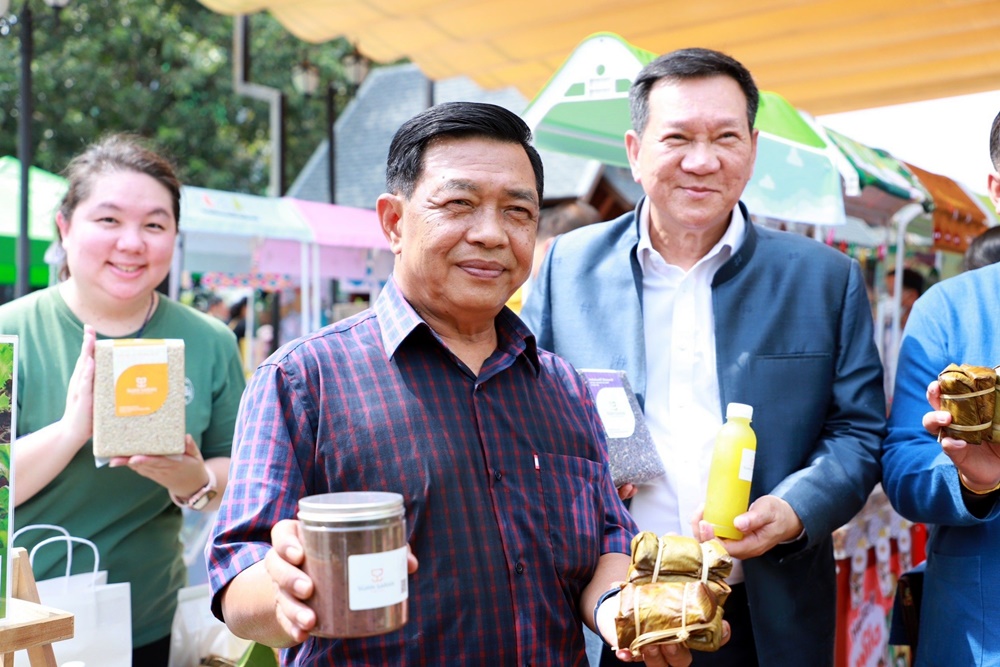 จัดเต็มคาราเบล!! ขนทัพสินค้าเกษตรโชว์ในงาน "ตลาดนัดสินค้าเกษตร X คาแรคเตอร์"