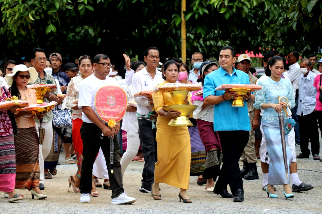 สกจ.นครศรีฯ นำทัพขบวนการสหกรณ์ ร่วมทอดกฐินสามัคคี ทำนุบำรุงพระพุทธศาสนา