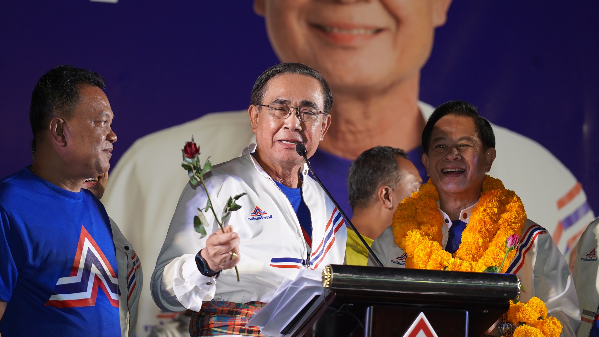 "บิ๊กตู่" จ่อลงปาร์ตี้ลิสต์ เบอร์หนึ่ง "รวมไทยสร้างชาติ" ดอดร่วมประชุมพรรคนัดแรก วางตัว ผู้สมัคร ส.ส.บัญชีรายชื่อแล้ว