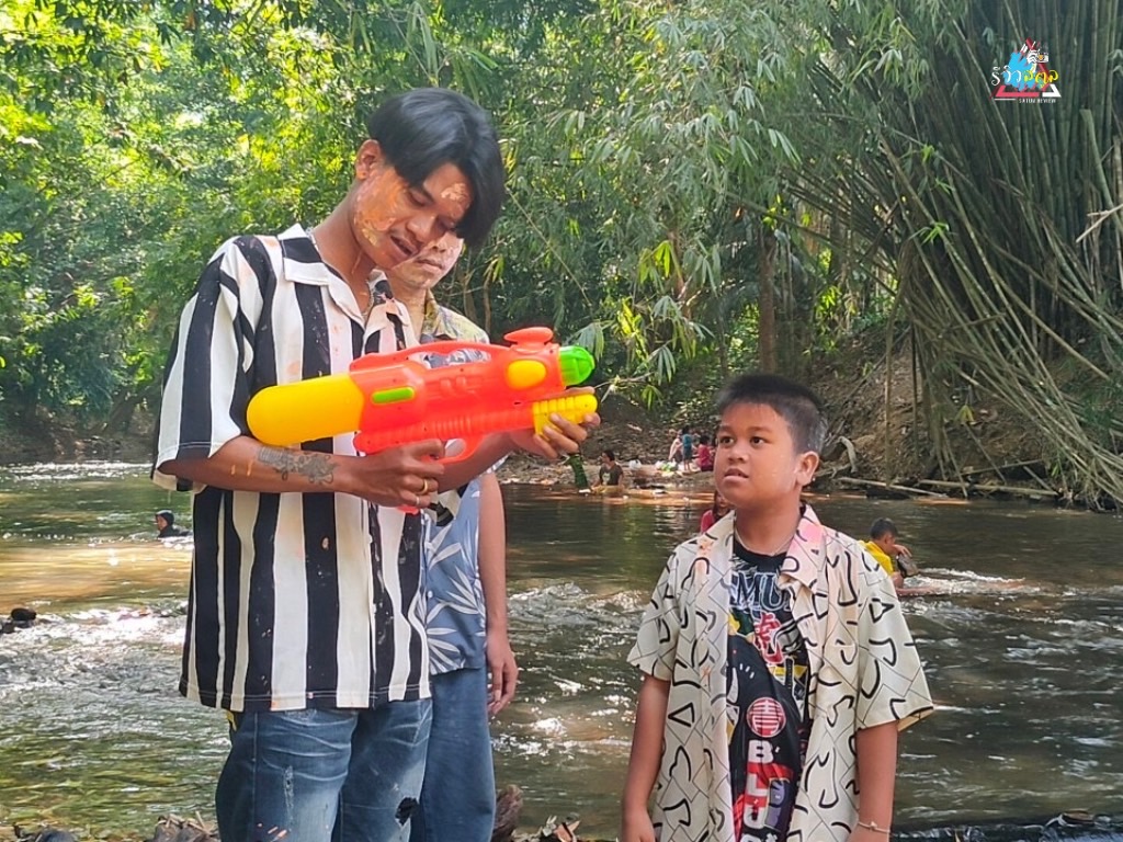 สงกรานต์สตูลโชว์การท่องเที่ยวเชิงวัฒนธรรม  ปรุงเมนูพื้นถิ่น   ล่องแก่งวังสายทองเล่นน้ำคลายร้อน 