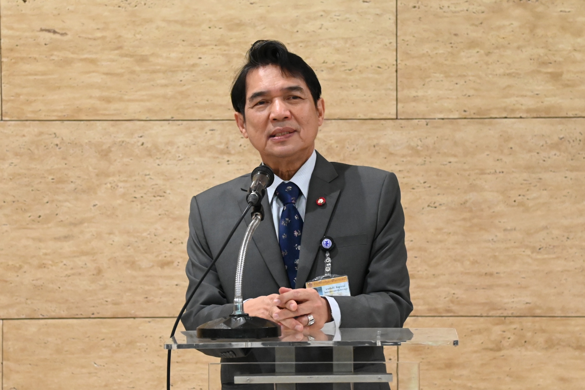 "คัมภีร์" ยัน "ประธานรัฐสภา" ปฎิบัติหน้าที่ยึดกฎหมาย-ข้อบังคับเป็นหลัก ยอมรับมีอารมณ์บ้าง หลังถูกสส.กล่าวหาไม่เป็นกลาง