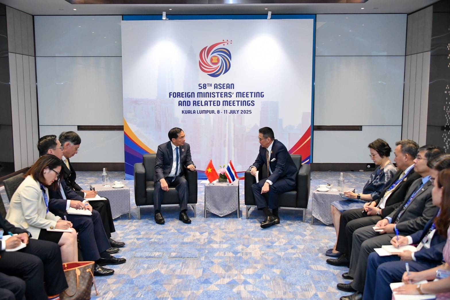 "มาริษ" ร่วมประชุม รมว.กต.อาเซียนประเทศมาเลเซีย พร้อมประเดิมทวิภาคีเวียดนาม-ฟิลิปินส์