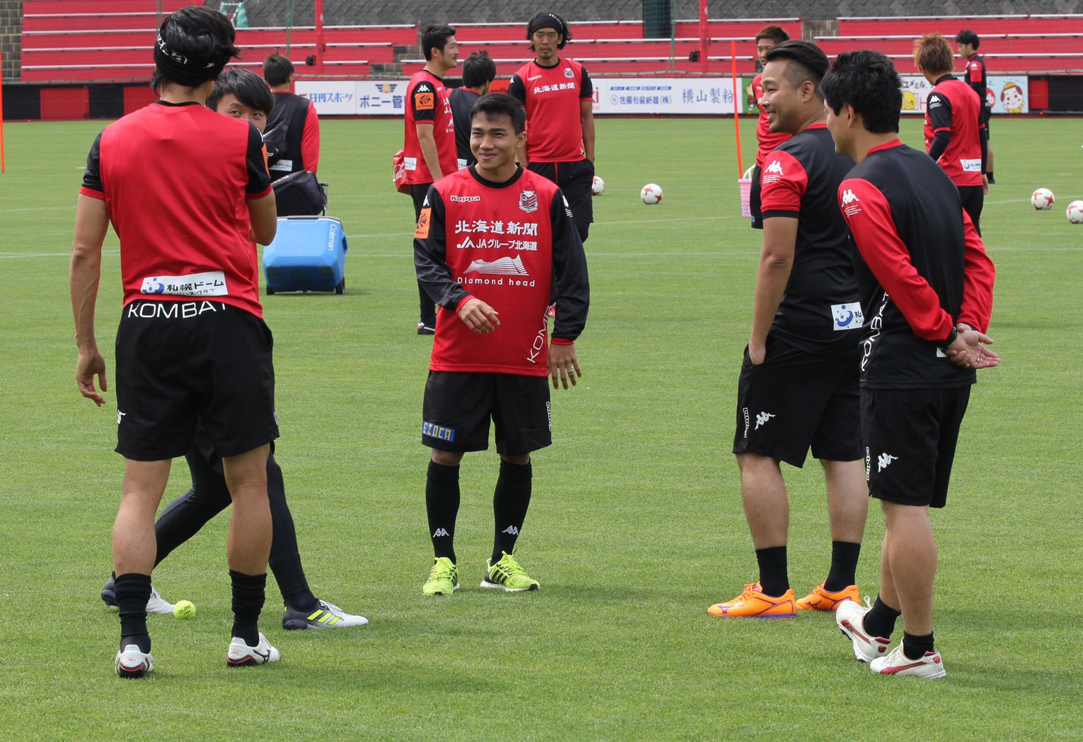 "เมสซี่เจ"ถึงสนามซ้อม"ซัปโปโร"แฟนบอลต้อนรับอบอุ่น