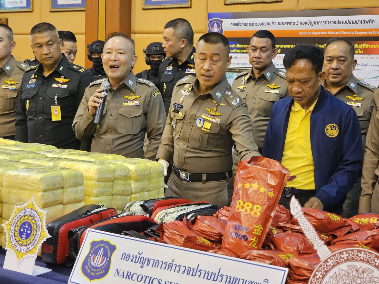 “บิ๊กราญ” แถลงปฏิบัติการล่า 100 เครือข่ายค้ายา จับกุม21ผู้ต้องหา ตรวจยึดยาบ้าได้ 36 ล้านเม็ด และไอซ์ 911 กก.