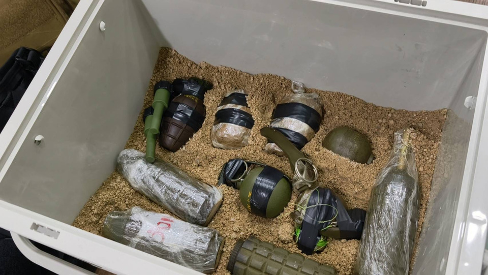 ช็อกเมืองชล! บุกรังอาวุธสงคราม "หนุ่มจีน" ซุกระเบิด C4-M16 เพียบ "บิ๊กต่าย" สั่งเช็กยิบโยงก่อวินาศกรรม