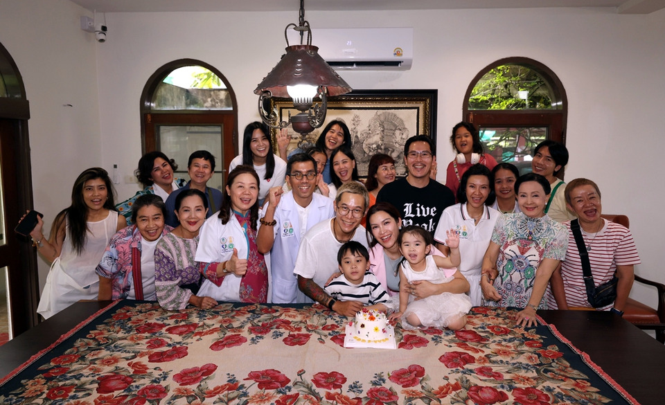 “อี๊ฟ-พุทธธิดา” ทำบุญวันเกิดครบ 43 ปี เตรียมเปิด “Sira Naturopathy Wellness Studio”