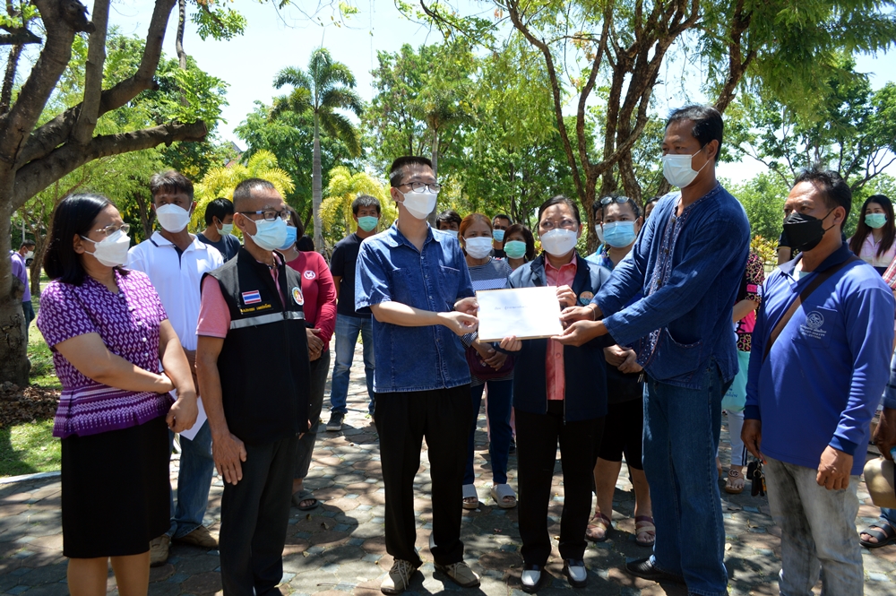 ผู้ประกอบการ ยื่นหนังสื่อผู้ว่าฯสระแก้ว ขอขยายเวลาทำบอเดอร์พาสแรงงานกัมพูชากว่า 2 พันคน