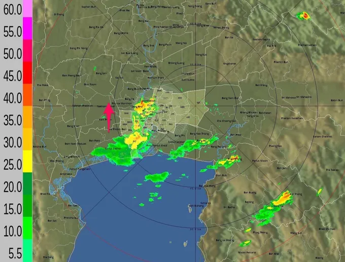 ฝนขยายวงกว้างหลายจุดทั่วกรุงเทพฯ-ปริมณฑล เคลื่อนตัวไปทางทิศเหนือ แนวโน้มคงที่