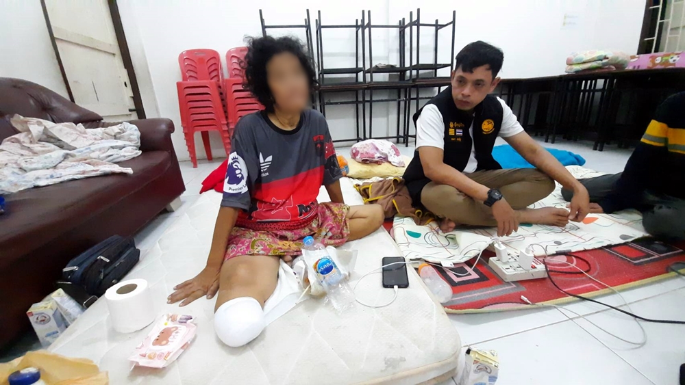 มัสยิดท่าอิฐน้ำสูง 2.70 ซม. เร่งย้ายผู้ป่วยตัดขานอนศูนย์อพยพ