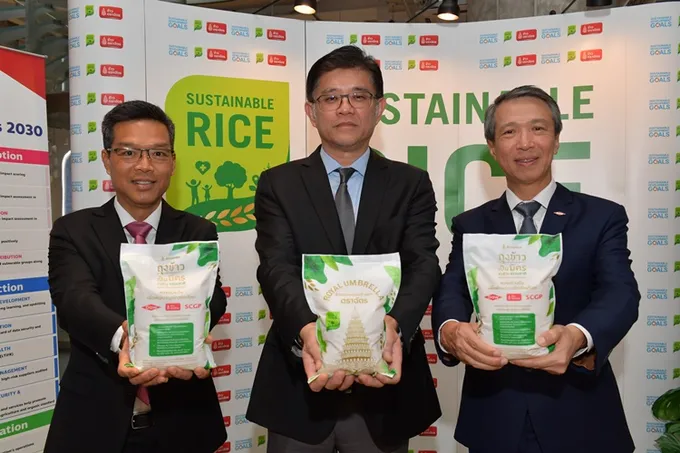 ข้าวตราฉัตรเอาใจคนรักษ์โลกชูนวัตกรรมถุงข้าวลดโลกร้อน ลดขยะ แบรนด์แรกของไทย