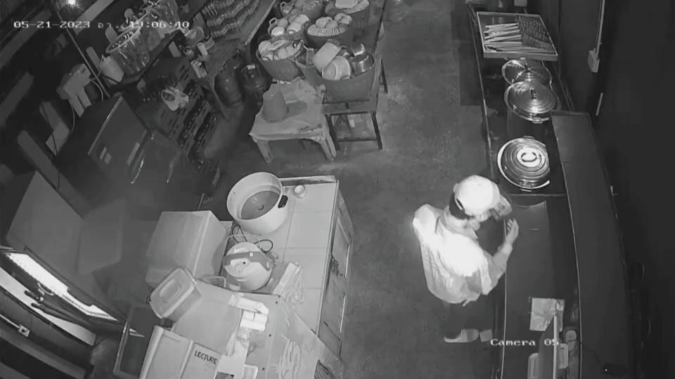  คนร้ายลักกล่องใส่tip boxร้านก๋วยเตี๋ยวเรือหนีลอยนวลย่านปทุมธานี