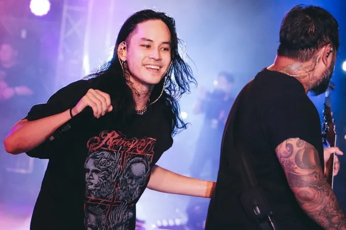 สองพลังร็อค !! เก้า Retrospect & บอย Lomosonic พลังมันส์ล้นเหลือสาดความเดือดผ่านเพลง”ขอ..ไม่มีเธอ”