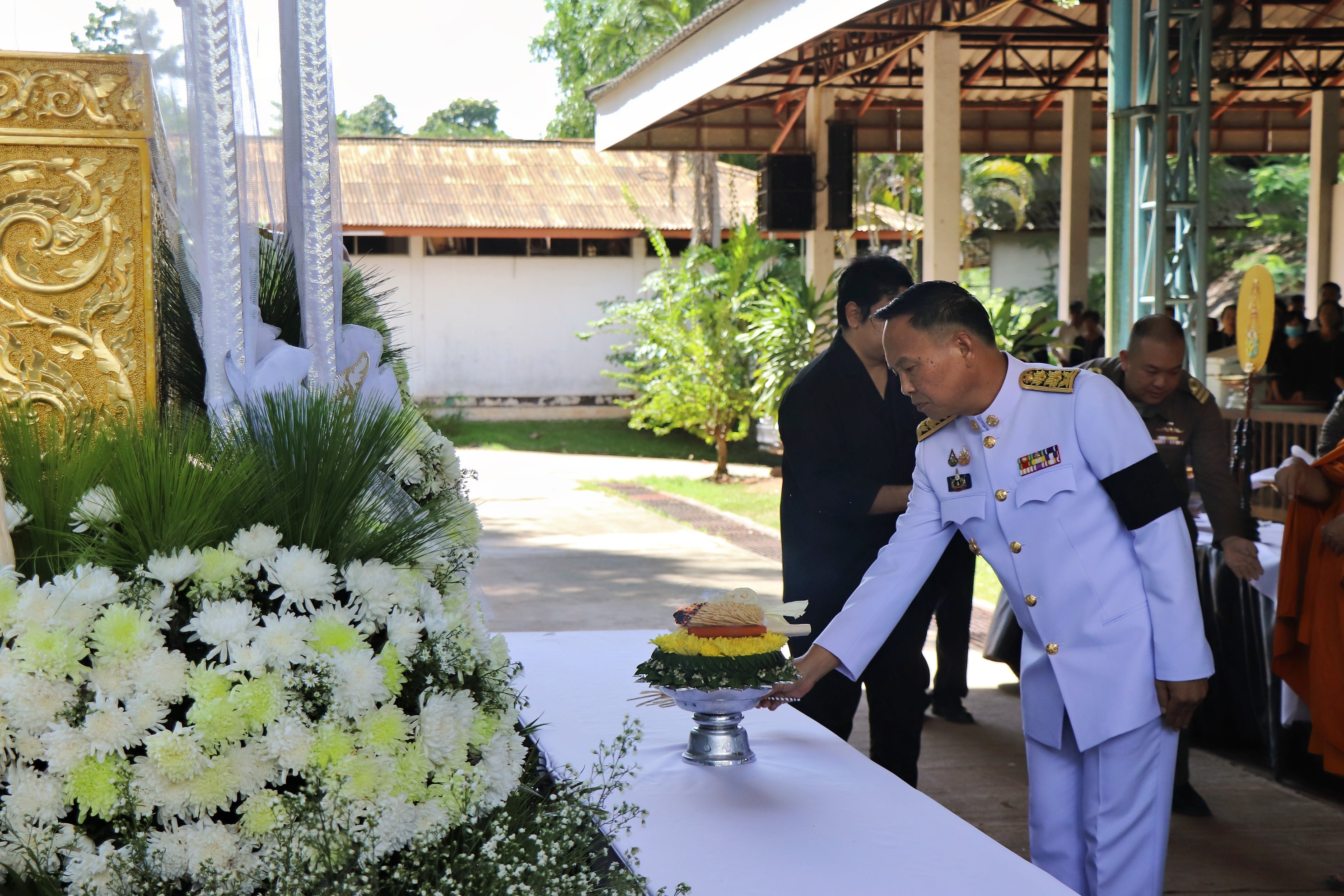 รองผู้ว่าฯแม่ฮ่องสอน เป็นประธานฝ่ายฆราวาส พิธีพระราชทานเพลิงศพ "สุรศักดิ์  ป้อมทองคำ" ศิลปินและครูผู้ทรงคุณวุฒิ