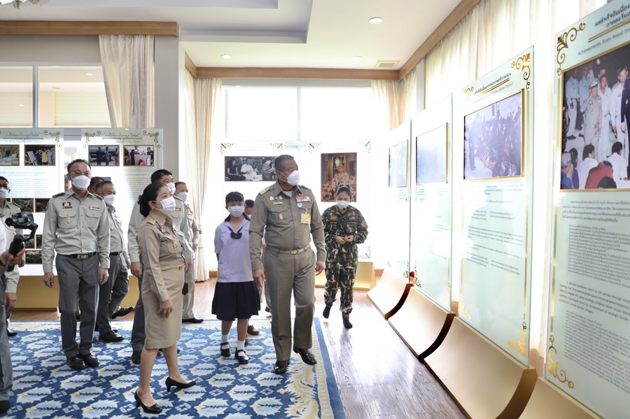 องคมนตรีเปิดกิจกรรมเฉลิมพระเกียรติ “สมเด็จพระพันปีหลวง” ศูนย์เรียนรู้ตามแนวพระราชดำริ จ.เพชรบุรี