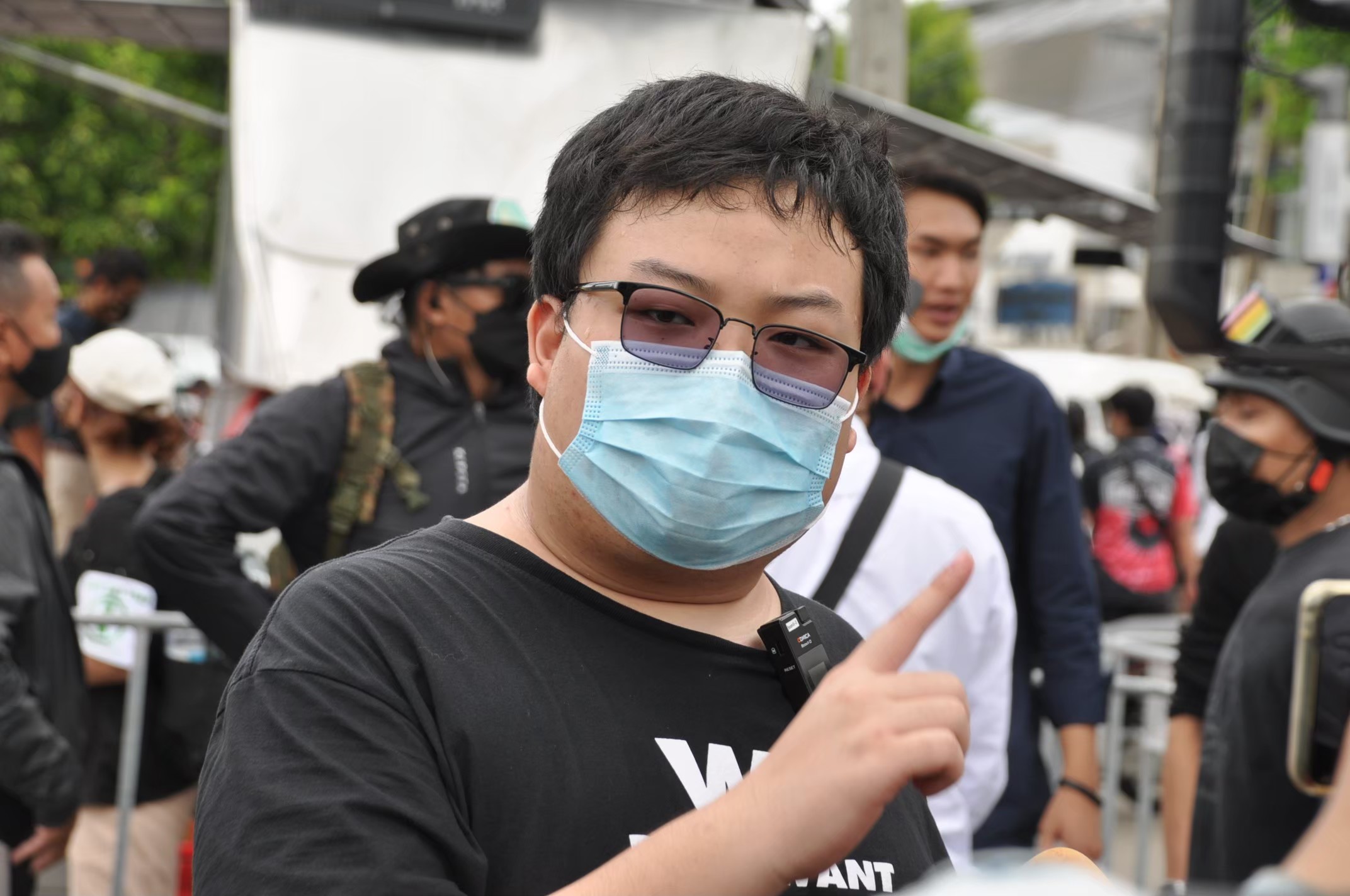 "เพนกวิน" โพสต์แขวะปม "ลาซาด้า" สลิ่มทำอะไรไม่ได้ 