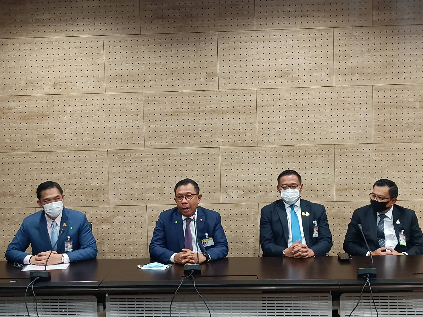 "ภูมิใจไทย" ย้ำ ข้อพิพาทที่ดินเขากระโดง คำพิพากษาศาลฎีกาผูกพัน 35 ราย อย่าเหมารวมเป็นที่รฟท. ทั้งหมด ยัน ที่ดินตระกูลชิดชอบได้มาถูกต้อง