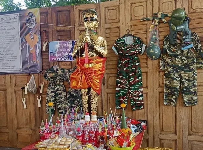โค้งสุดท้าย!! แห่ขอโชคลาภ"ไอ้ไข่"วัดสนามชัยแน่นวัด