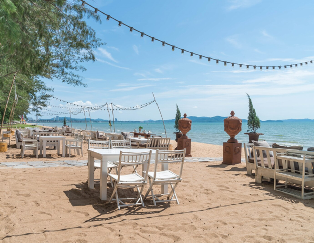 ร้านอาหารและบาร์ริมชายหาดพัทยา เหมาะกับโอกาสไหนบ้าง ?