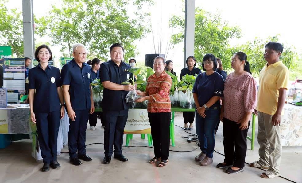 อ่างทองจัดกิจกรรมคลินิกเกษตรเคลื่อนที่ฯ พื้นที่ อ.แสวงหา บริการด้านเกษตรกรรอบด้าน
