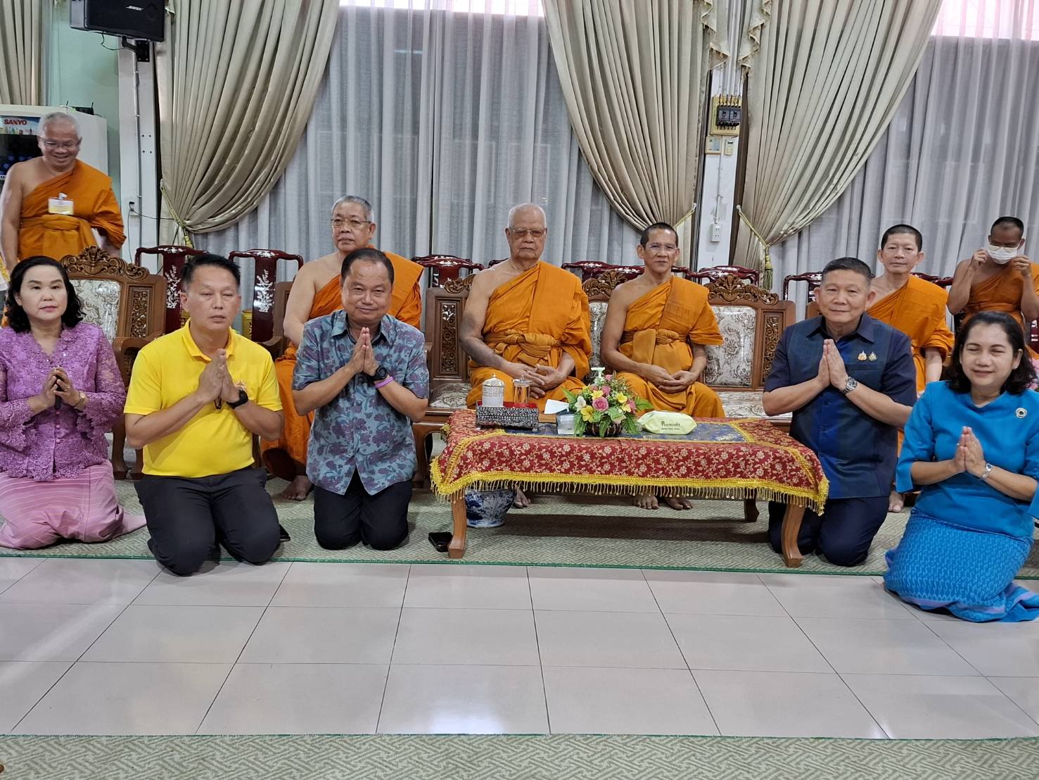ผู้ว่าฯอ่างทอง ตรวจเยี่ยมสนามสอบธรรมสนามหลวง ประจำปีการศึกษา 2567 ณ วัดอ่างทองวรวิหาร