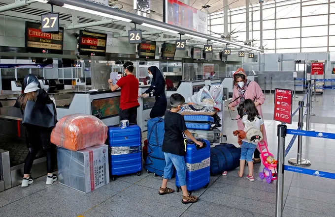 "อิหร่าน" เปิดสนามบินหลักอีกครั้ง! จับตาเจรจาสันติภาพ "สหรัฐฯ" ยังตึงเครียด