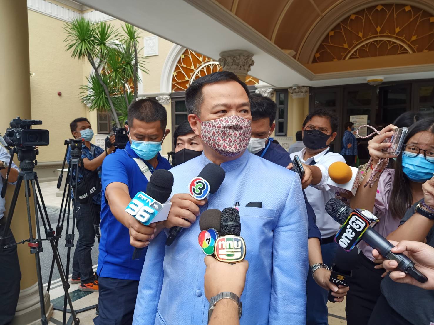“อนุทิน” ชี้เปิดประชุมรัฐสภาสมัยวิสามัญมาในช่วงเวลาเหมาะสม ไม่ช้า-ไม่เร็ว