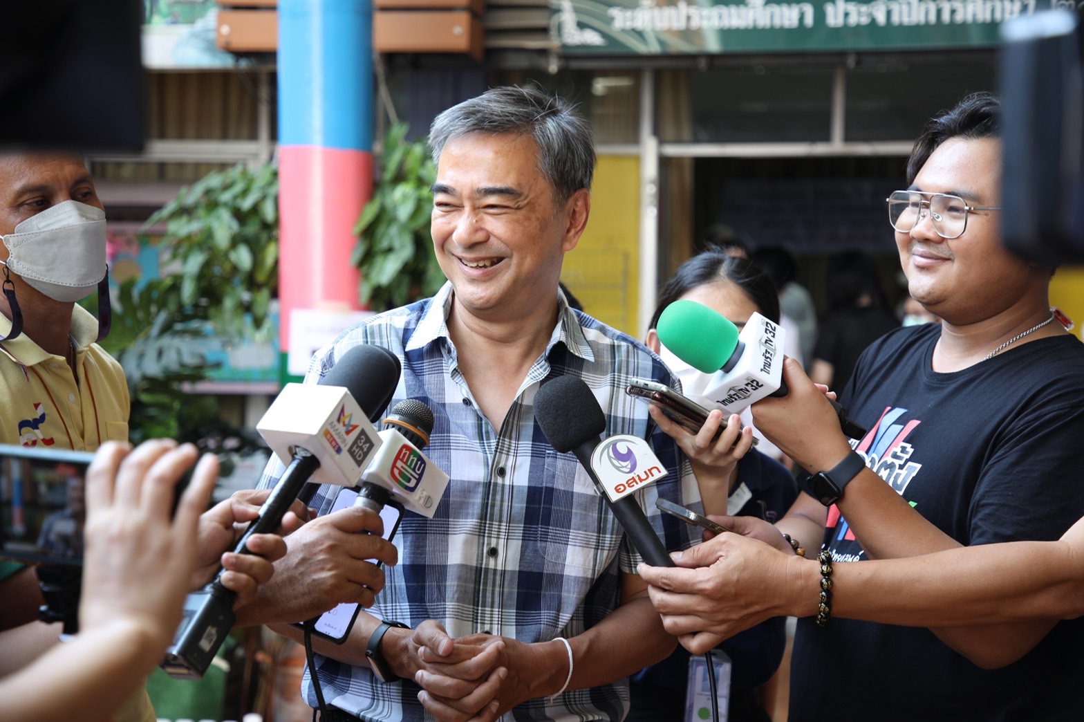 "อภิสิทธิ์" หวังการเลือกตั้งครั้งนี้ ประชาชนจะได้กำหนดอนาคตประเทศ ขอกกต.เข้มข้นจัดการให้โปร่งใส
