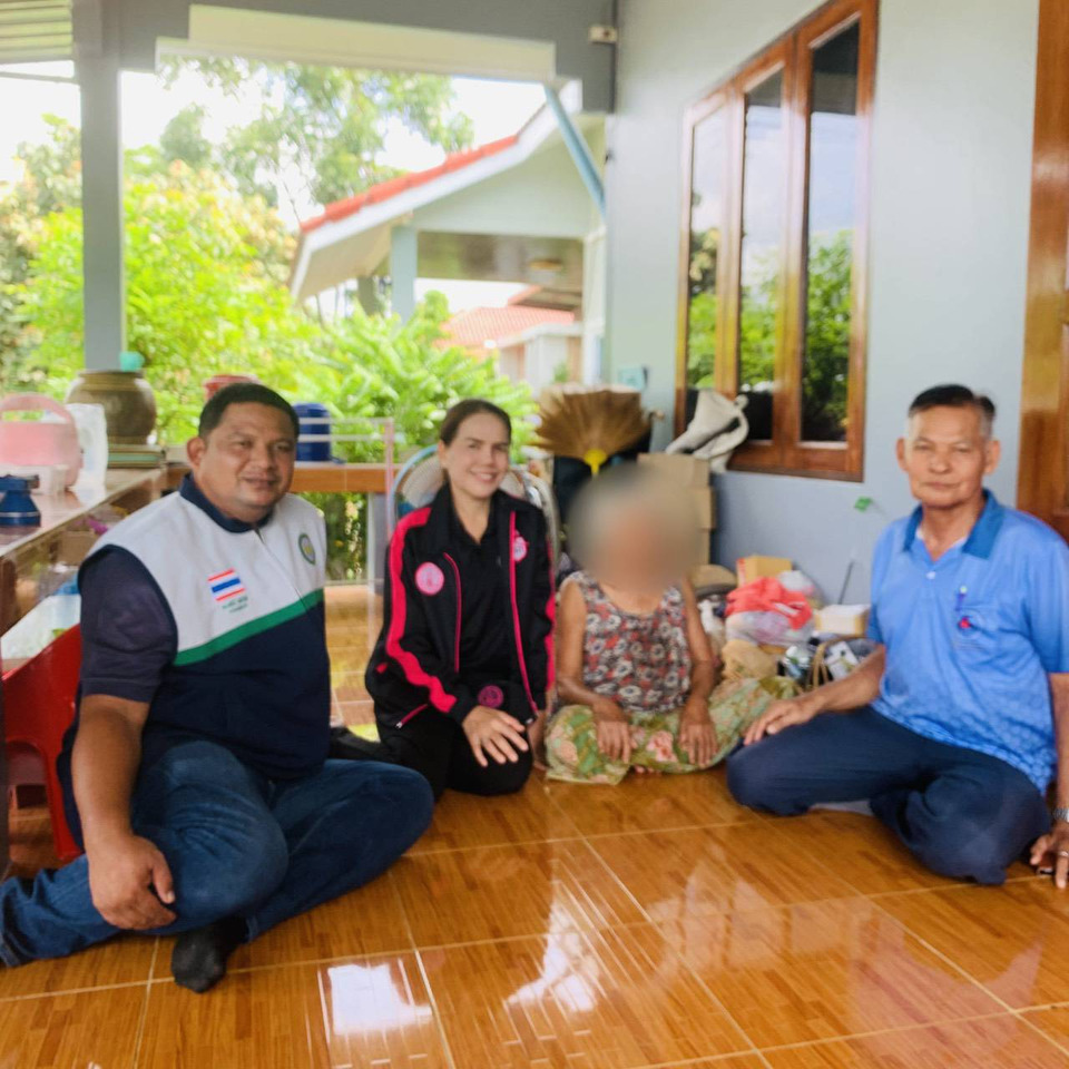 พม.-ฝ่ายปกครอง-ตร.บุกไกล่เกลี่ยปมเพื่อนบ้าน ชายวัย 70 รับปากเลิกส่งเสียงดัง ชาวบ้านยังหวั่นเหตุซ้ำ 