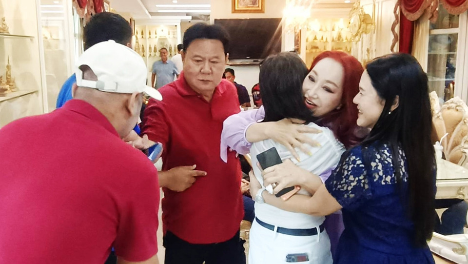 “พี่ใหญ่ตูน” เปิดบ้านสมบูรณ์ทรัพย์ ต้อนรับ VIP-กัลยาณมิตร ร่วมอวยพรวันเกิดสุดอบอุ่น
