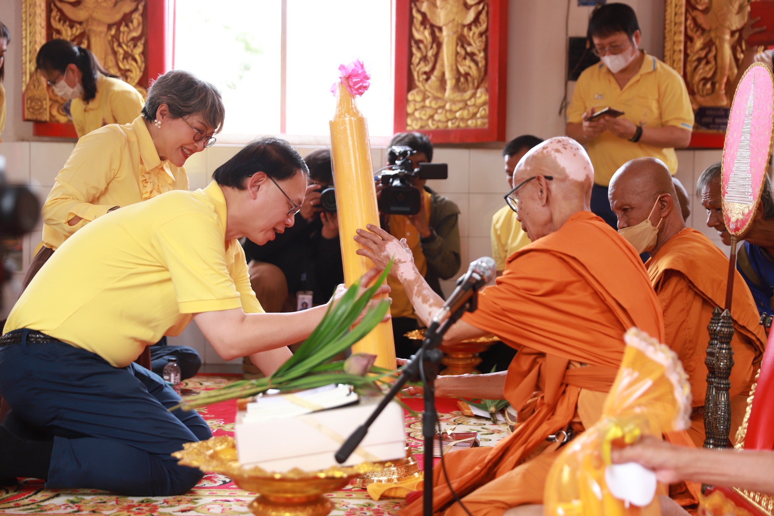 "ชมรมจิตสาธารณะ-พุทธปัญญาชมรม" ซีพี ออลล์-พนักงานเซเว่นฯ ร่วมบำเพ็ญประโยชน์ วันอาสาฬหบูชา 
