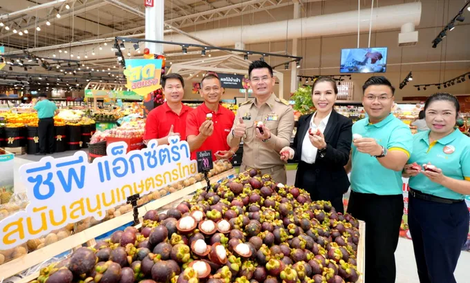 เกษตรกรเฮ! เปิดรับซื้อมังคุด-ผลไม้ใต้กว่าล้านกิโลกรัม รับมือผลผลิตล้นตลาด