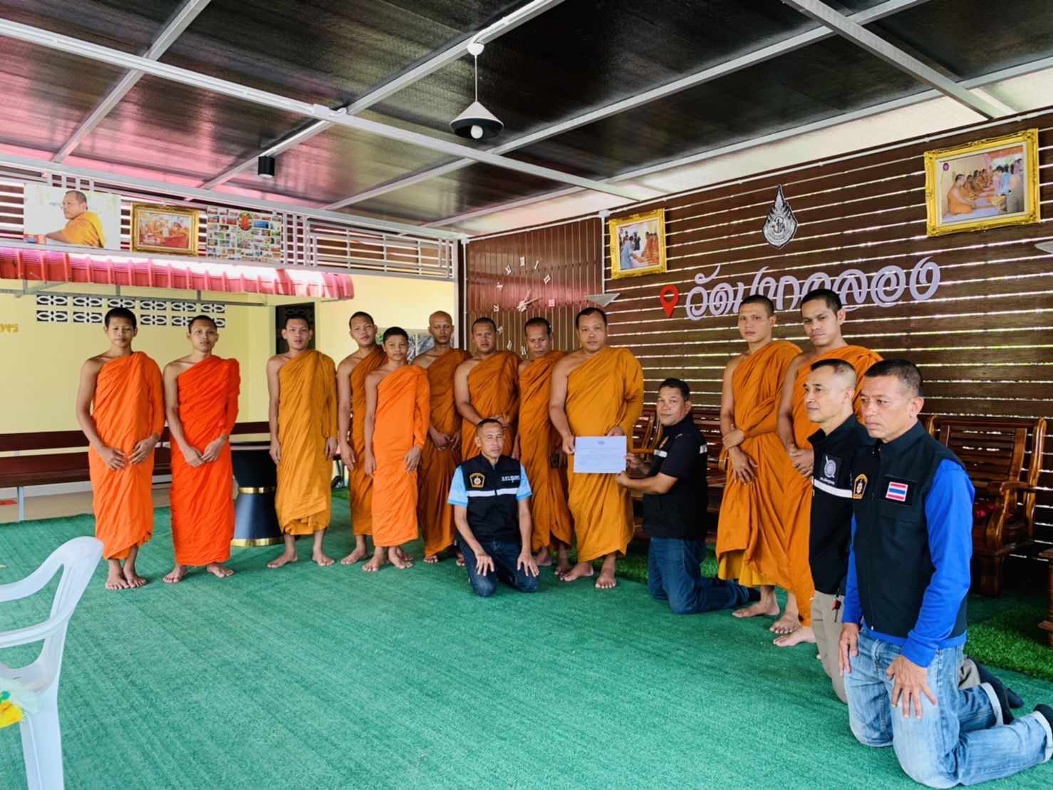 ชุมพร ตรวจปัสสาวะพระ-เณร “วัดปากคลอง” สนองโครงการชุมชนยั่งยืน ผลไม่พบสารเสพติด 